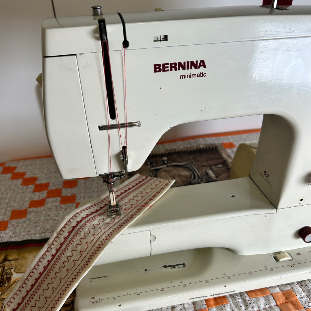 Bernina Minimatic 807 Sewing Machine