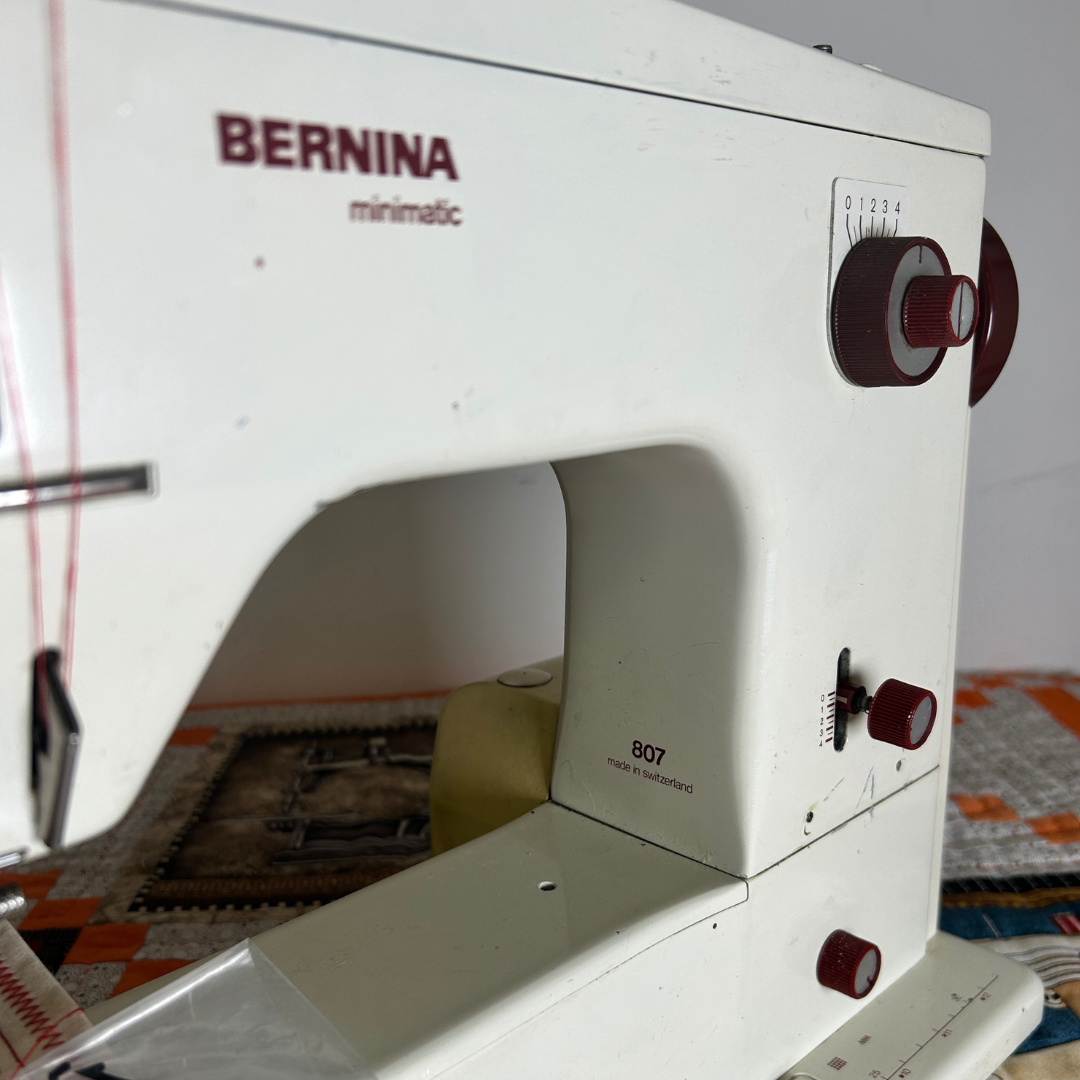 Bernina Minimatic 807 Sewing Machine