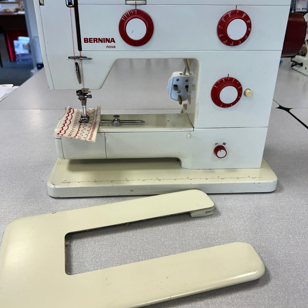 Bernina Nova 900 Vintage Sewing Machine